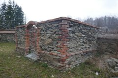 pohled zepředu zprava