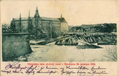 dobová pohlednice města s kaplí