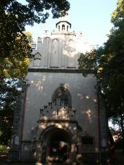 průčelí kostela