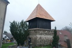 pohled zepředu zprava