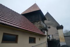 pohled zezadu zleva