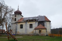 pohled zprava - oprava střechy
