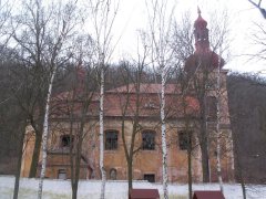 pohled zleva