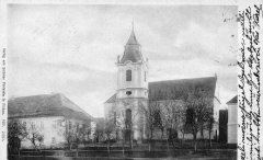 kostel na dobové pohlednici