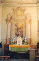 hlavní oltář v kostele