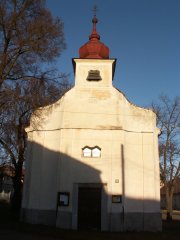 průčelí kaple