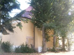 pohled zezadu zleva