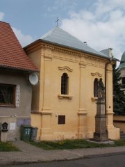 pohled zezadu zleva