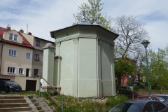 pohled zezadu zprava