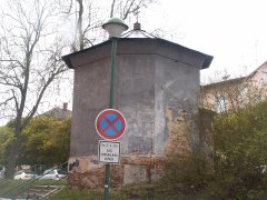 pohled zezadu zleva