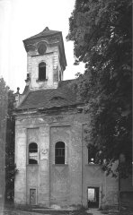 zchátralý kostel - pohled zprava