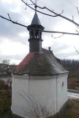 pohled zezadu zleva