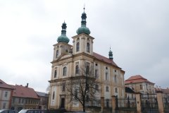 pohled zepředu zprava