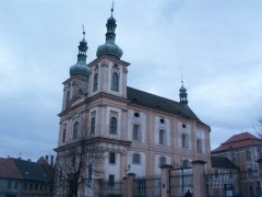 pohled zepředu zprava