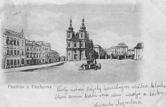 dobová pohlednice města s kostelem