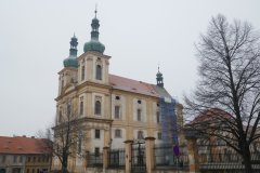 pohled zepředu zprava