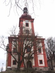 průčelí kostela
