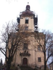 průčelí kostela