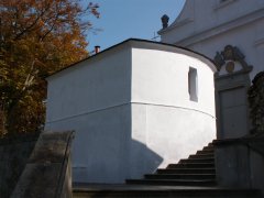 pohled zezadu zleva