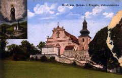 dobová pohlednice s námětem poutního kostela a kaple před ním