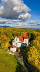 letecký pohled na kostel