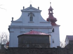 průčelí kostela