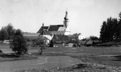 starší foto kaple (před kostelem)