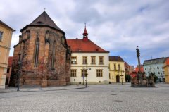 presbytář kostela