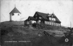 kaple na dobové pohlednici