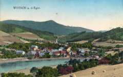 dobová pohlednice vsi s kostelem