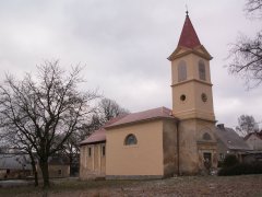 pohled zepředu zleva - nová střecha lodi