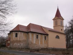 pohled zezadu zleva - nová střecha lodi