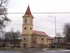 pohled zepředu zprava - nová střecha lodi