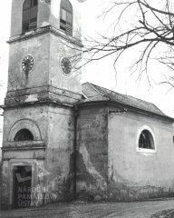 dolní část průčelí