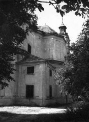 kostel poškozený válkou