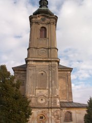 průčelí kostela