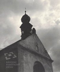 starší foto kaple - horní část průčelí