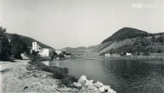 torzo kostela v bourané vsi