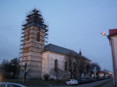 pohled zepředu zprava - oprava věže