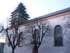 pohled zezadu zprava - oprava věže