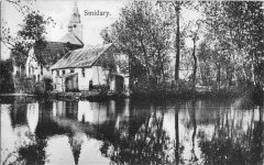 kostel na dobové pohlednici