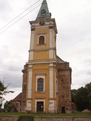 průčelí kostela