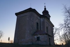pohled zezadu zleva