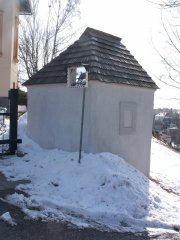 pohled zezadu zleva