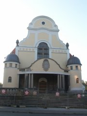 průčelí kostela