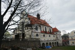 pohled zepředu zprava
