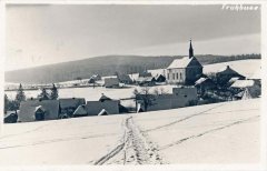 starší foto vsi s kostelem