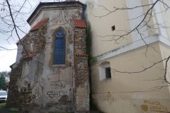 pohled zezadu zleva