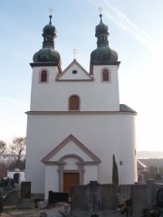 průčelí kostela