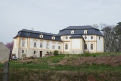 pohled zepředu zleva